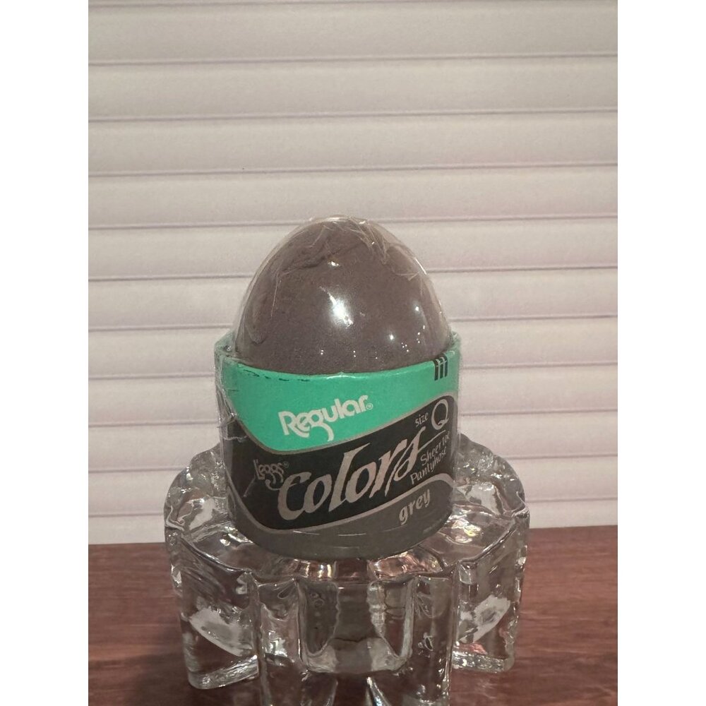 Vintage L’eggs Colors Pantyhose – Grey – Size Q –‎ New in Egg